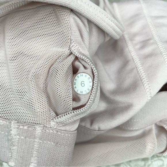 Lululemon Power Pose Activewear Workout Racerback Tank in Petals 6 - Picture 11 of 15